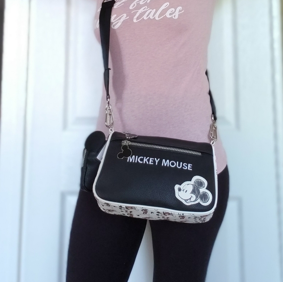 💝 Disney Mickey Mouse Weekender Monogram Bundle. - Picture 7 of 8